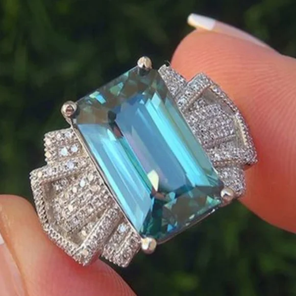 Aquamarine and Silver Women's Cocktail Ring SIZE 6 - Picture 5 of 5